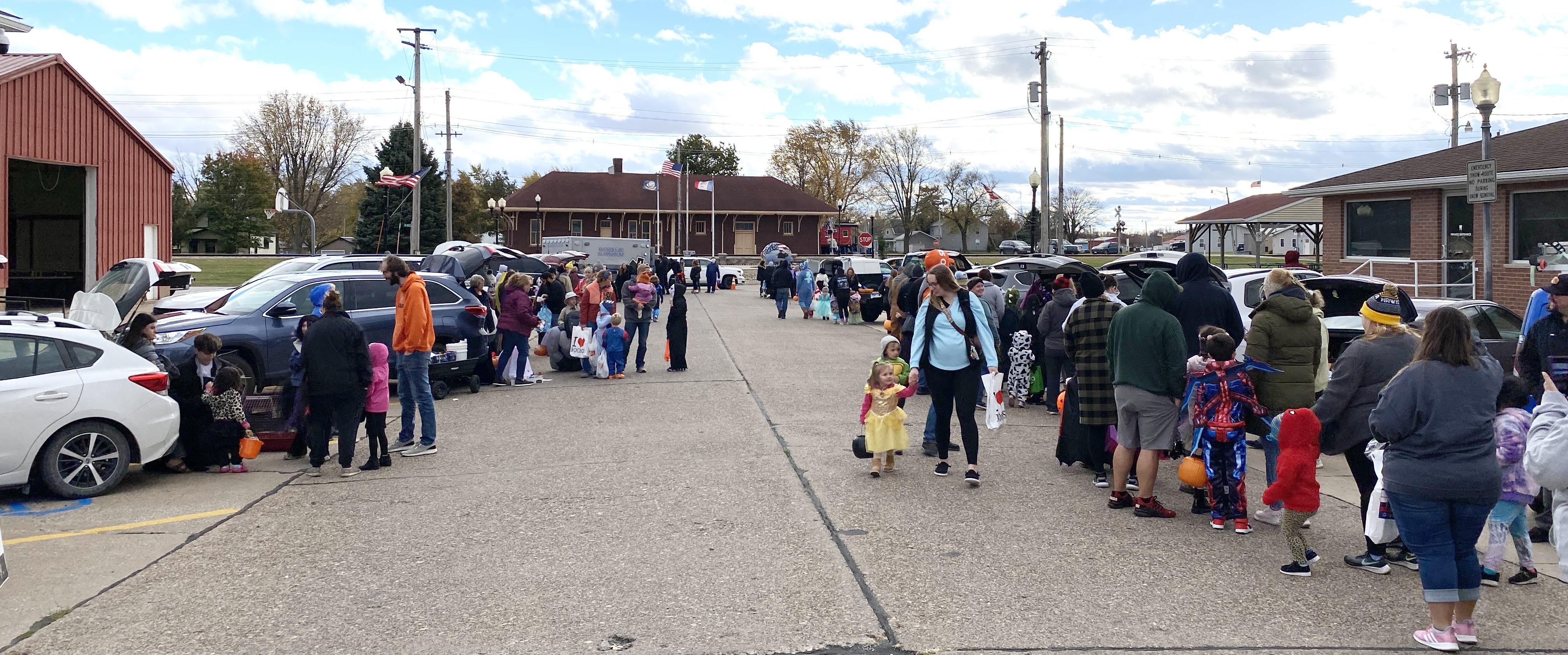 Long Lines at Trunk or Treat